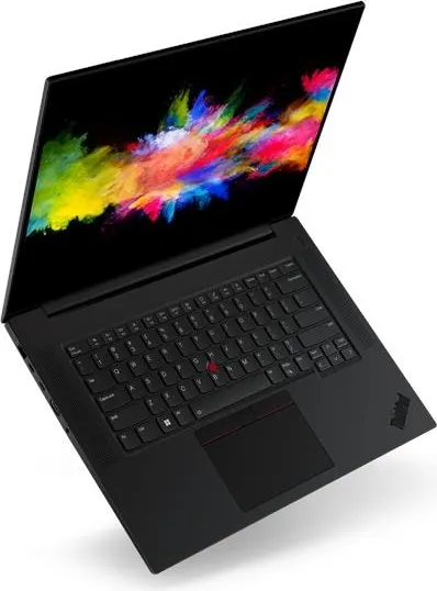 ThinkPad P1 Gen 5 斜め前